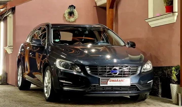 Volvo V60 cena 37999 przebieg: 200000, rok produkcji 2013 z Gąbin małe 562